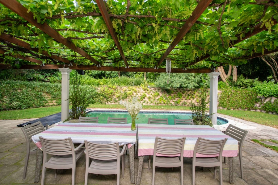 4 Bedroom Property for Sale in Uniepark Western Cape
